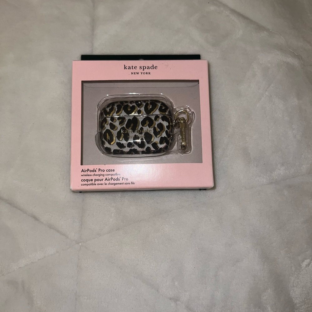 KATE SPADE AirPod case.